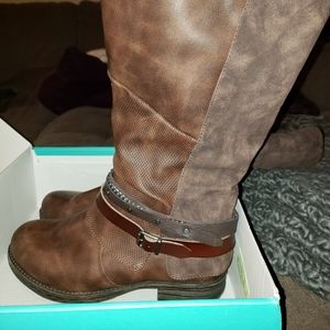 Wide calf boots
